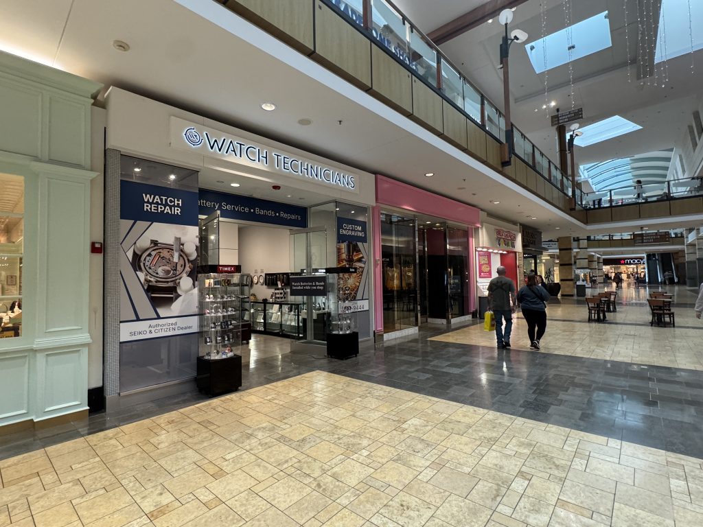 Best Jewelry and Wristwatch Repair in Des Peres 3 Watch Technicians west county mall level 1